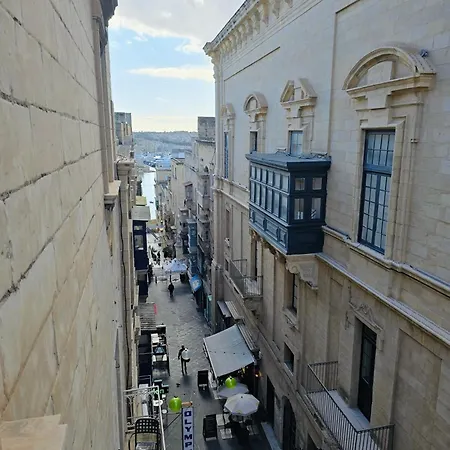 Luciano Valletta Boutique-2